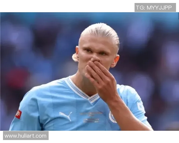 长发丑陋足球球星逆袭之路：从被嘲笑到成为球场英雄